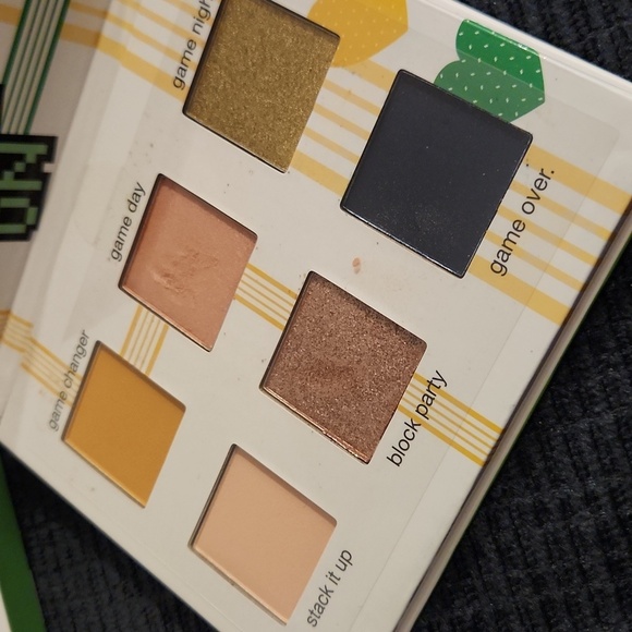 Tetris x Ipsy Eyeshadow Palette - Picture 2 of 4